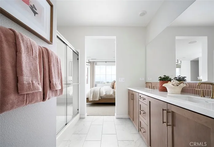 Model home photos for illustration only. Actual home finishes, features, and upgrades may vary.