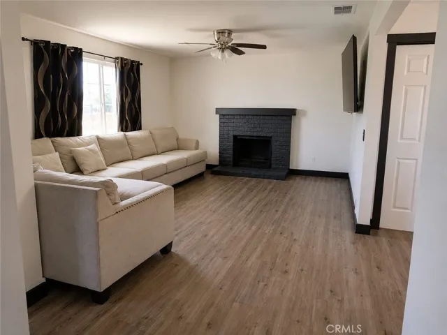 16044 Hawthorne, Fontana, California 92335 — photo 5