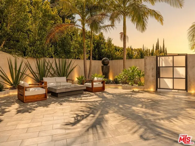 11955 Pinnacle Place, Beverly Hills, California 90210 — photo 4