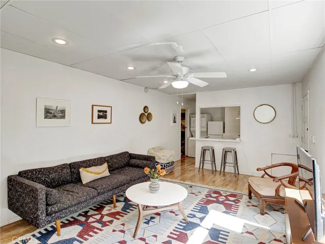 2932 Ledgewood Drive B, Los Angeles, California 90068 — photo 4