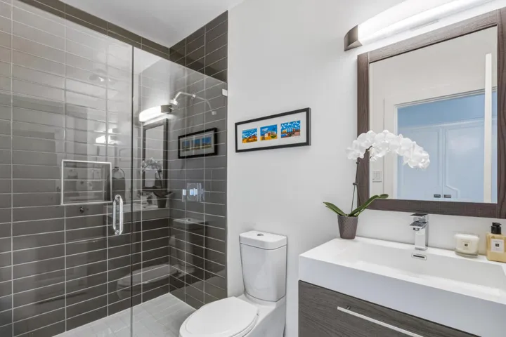 Bathroom Two 152_1877_SOUTHNAVAJO_LUCIOB