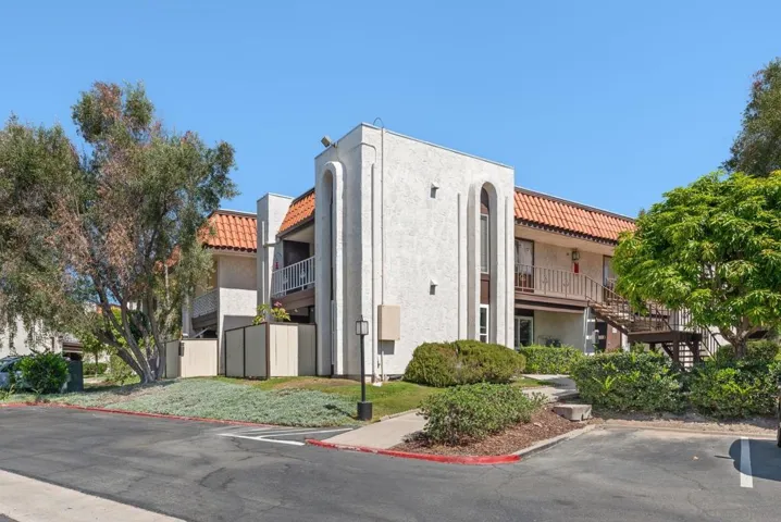 6878 Navajo 103, San Diego, California 92119 — photo 4