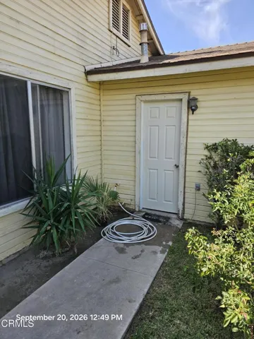 420 E B Street, Colton, California 92324 — photo 5