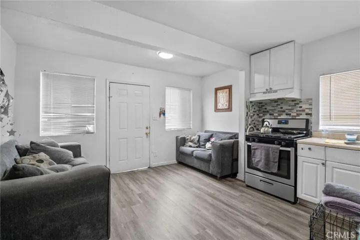 9538 Compton Avenue, Los Angeles, California 90002 — photo 5