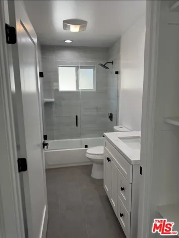 Primary Bathroom En Suite