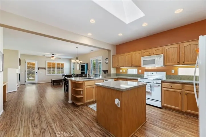 24479 Chamois, Corona, California 92883 — photo 4