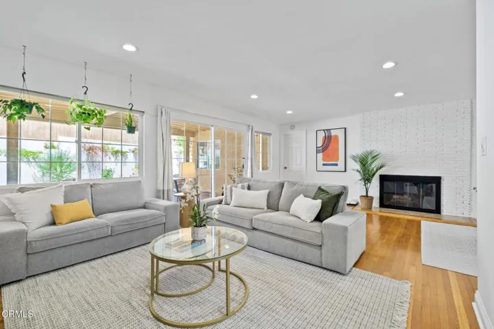 923 Crestview Drive, Pasadena, California 91107 — photo 5