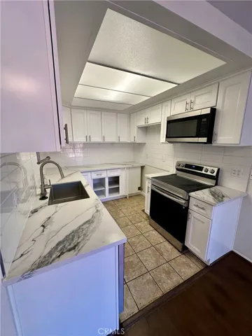 835 W Orangewood, Anaheim, California 92802 — photo 5