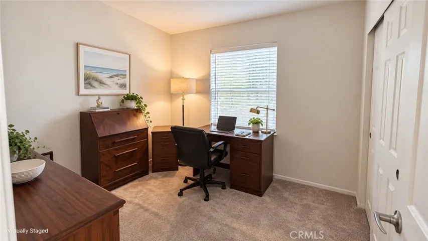 Bed / office
