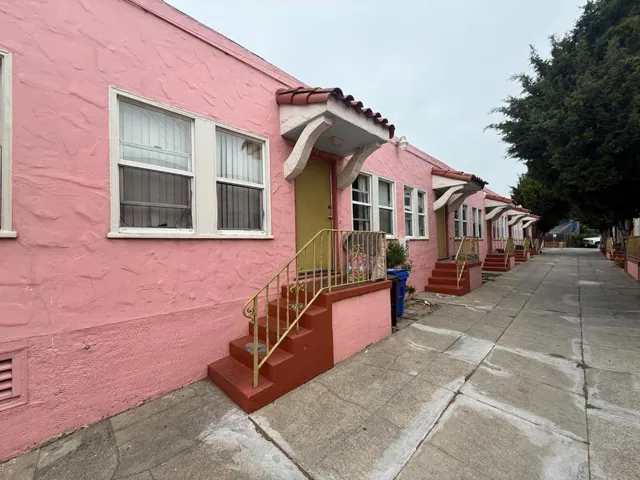 61146120 Foothill Boulevard, Oakland, California 94605 — photo 4