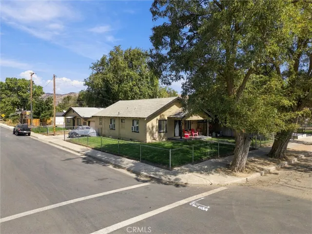 229 W D, Tehachapi, California 93561 — photo 4