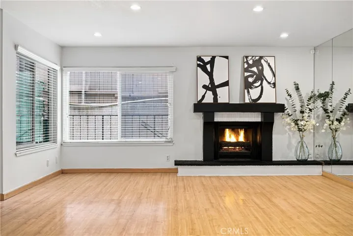 4675 Willis 105, Sherman Oaks, California 91403 — photo 4