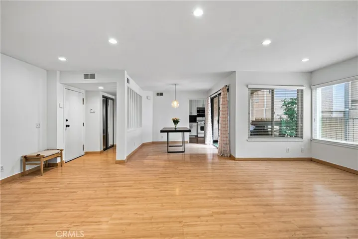 4675 Willis 105, Sherman Oaks, California 91403 — photo 5