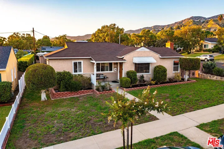 537 Stanford Road, Burbank, California 91504 — photo 4