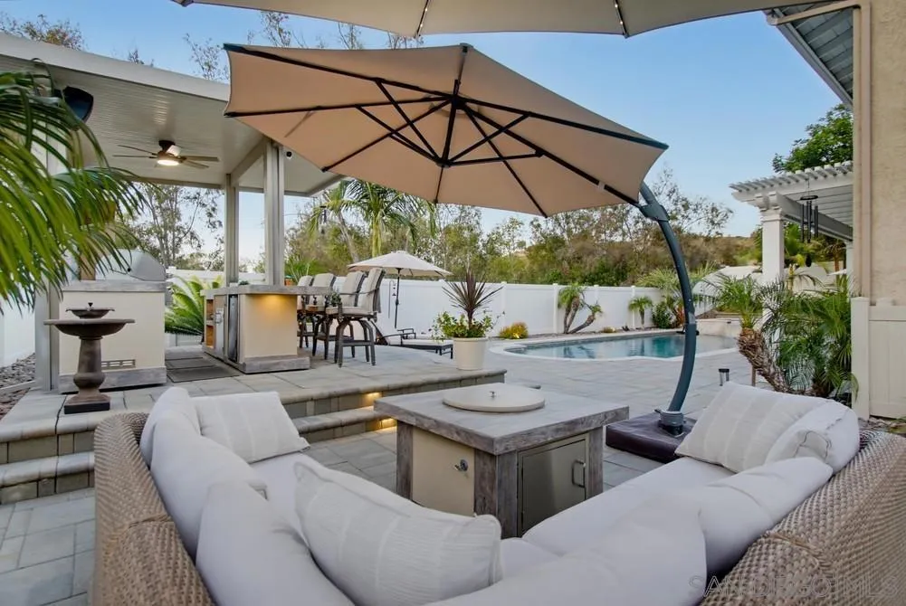 Sitting area with cozy fire pit! Sitting area with cozy fire pit!