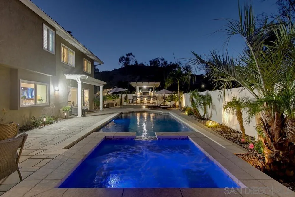 Sparkling salt water pool! Sparkling salt water pool!