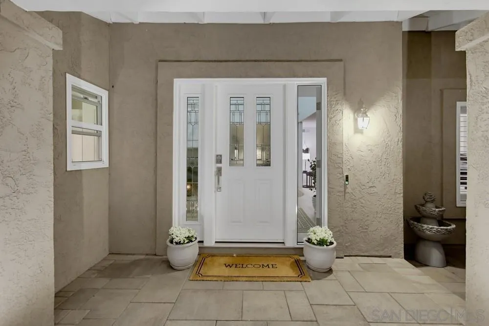 Lovely beveled glass front door! Lovely beveled glass front door!
