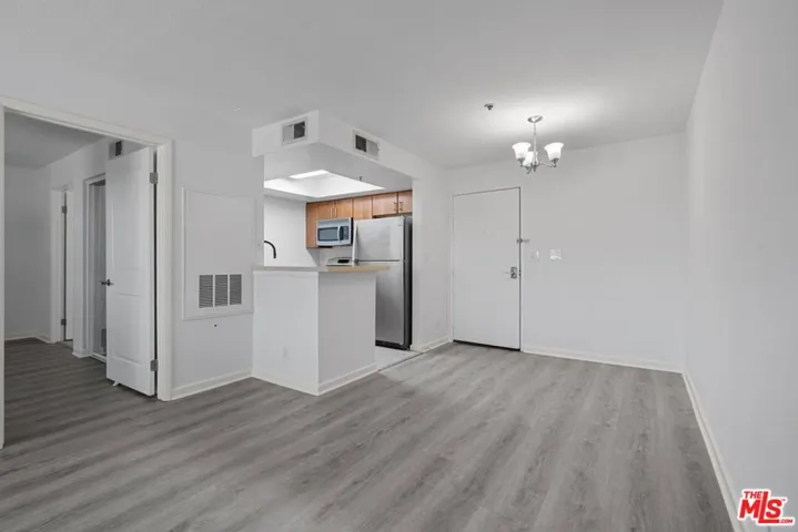 345 S Alexandria Avenue 304, Los Angeles, California 90020 — photo 5