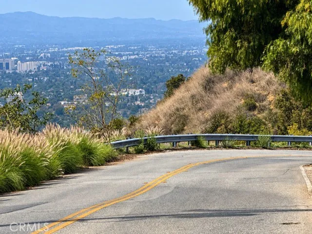 12937 Mulholland Drive, Sherman Oaks, California 91423 — photo 4