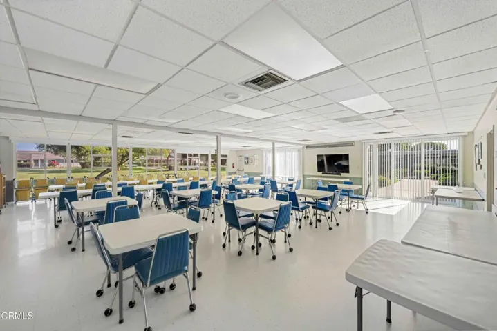 Community meeting room - 131 E Alta Grn
