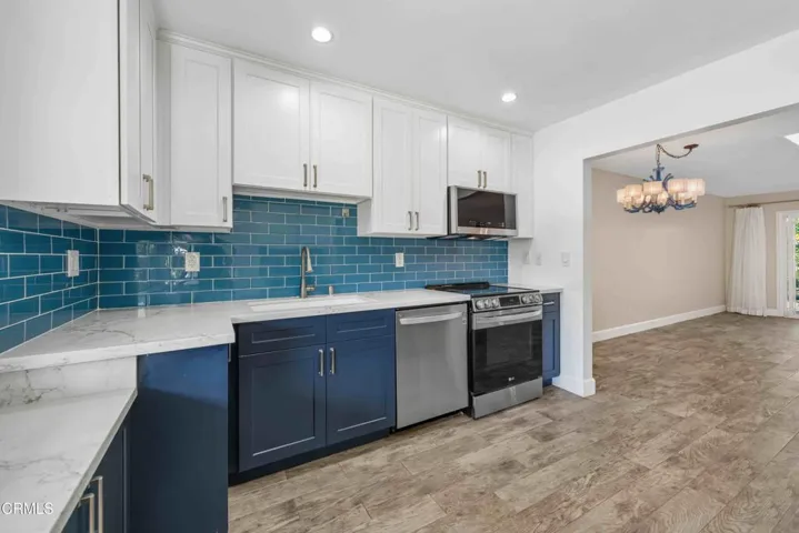 Kitchen - 131 E Alta Grn