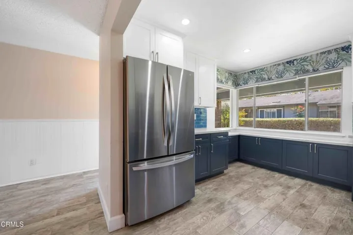Kitchen & entry - 131 E Alta Grn