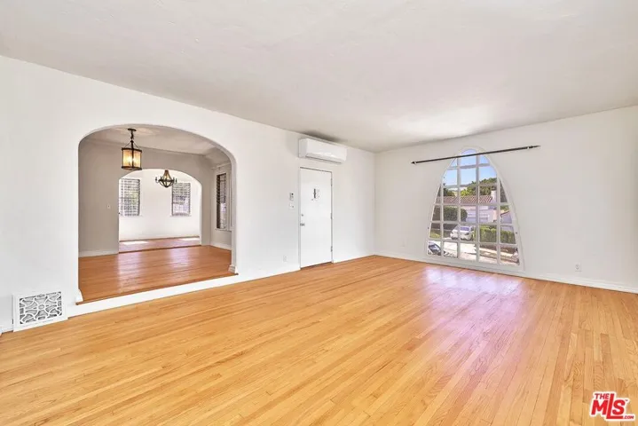 918 S Stanley Avenue, Los Angeles, California 90036 — photo 4