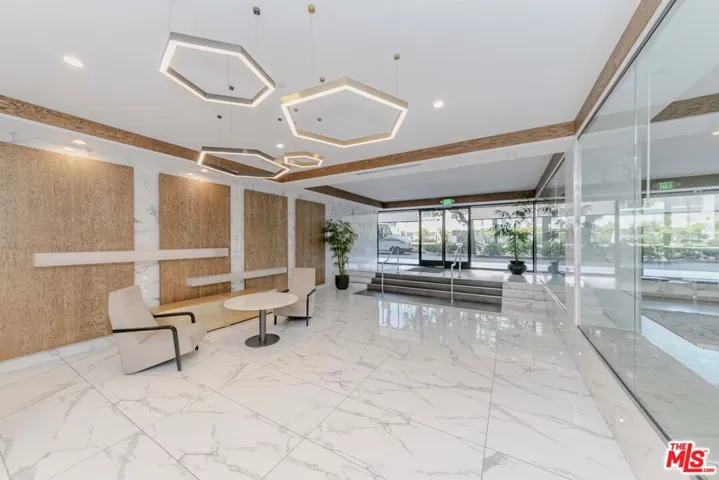 4460 Wilshire Boulevard 701, Los Angeles, California 90010 — photo 4