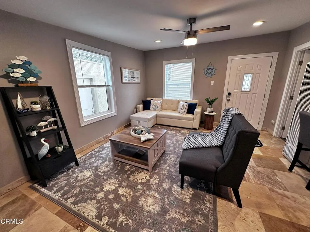 Family Room 2m Family Room 2m