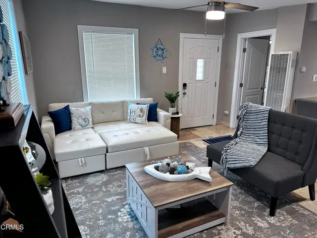 Family Room 2d