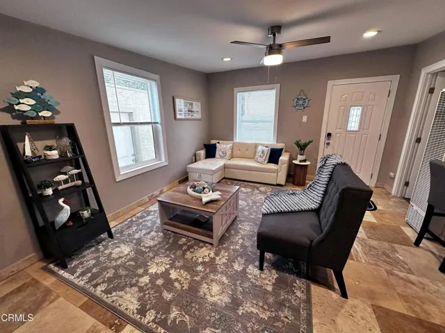 Family Room 2m