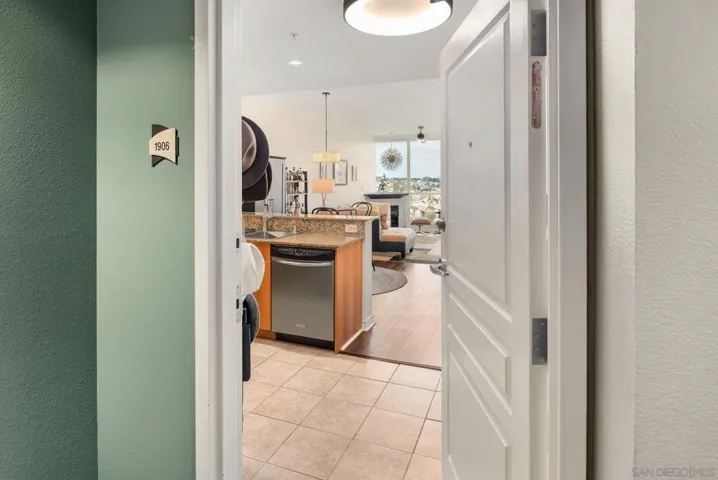 300 W Beech #1906, San Diego, California 92101 — photo 4