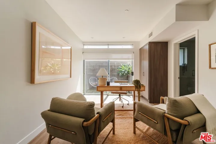 1434 1/2 S Sycamore Avenue, Los Angeles, California 90019 — photo 4