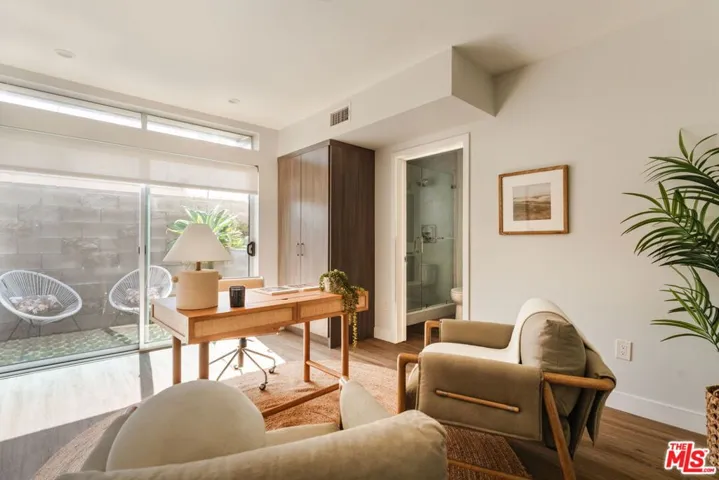 1434 1/2 S Sycamore Avenue, Los Angeles, California 90019 — photo 5