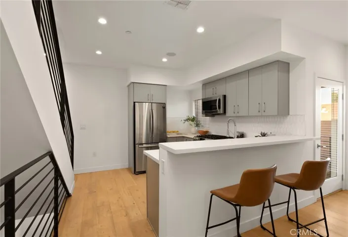 Eat-In Kitchen