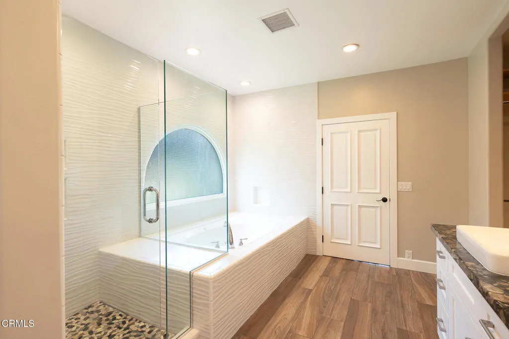 4211 W Hemlock-35 4211 W Hemlock-35