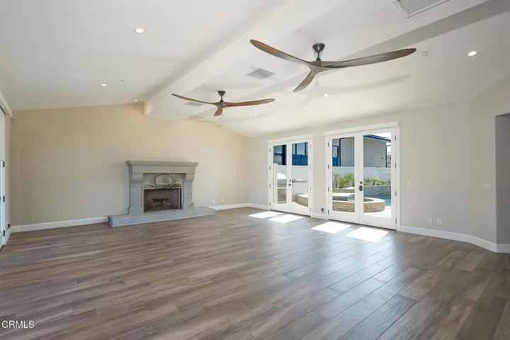 4211 W Hemlock-9