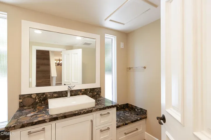 4211 W Hemlock-14