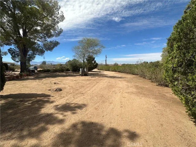 9545 Joshua Street, Apple Valley, California 92308 — photo 4