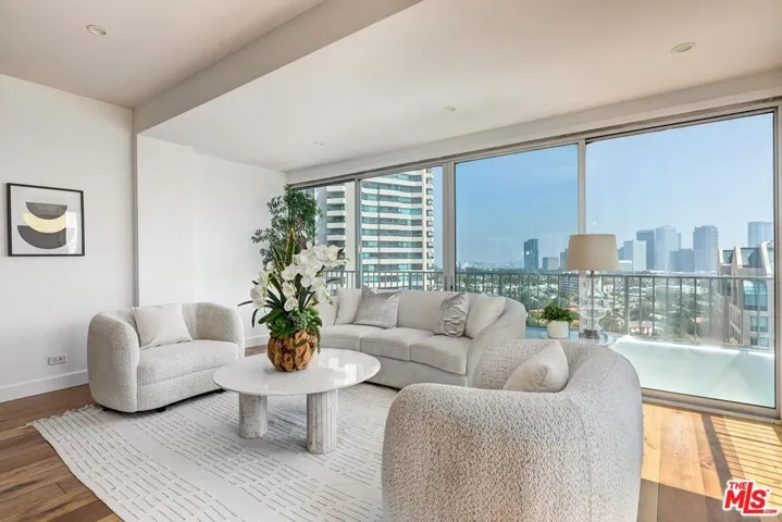 10501 Wilshire Boulevard 1810, Los Angeles, California 90024 — photo 4