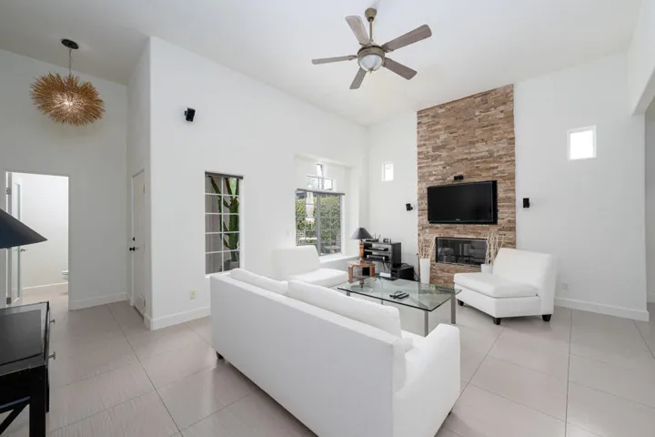 30106Alvera-9
