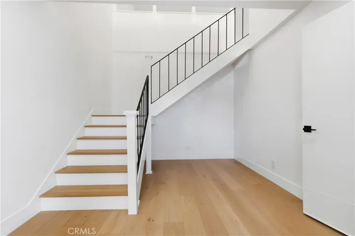 558 Vista Flora, Newport Beach, California 92660 — photo 4