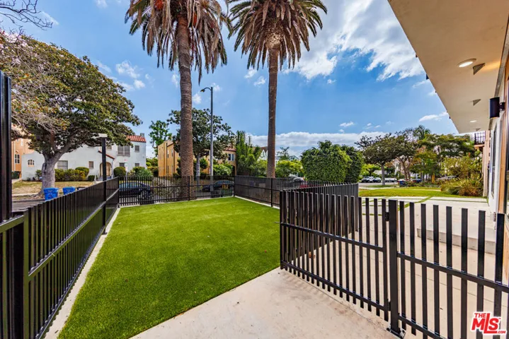 1019 S Citrus Avenue, Los Angeles, California 90019 — photo 5