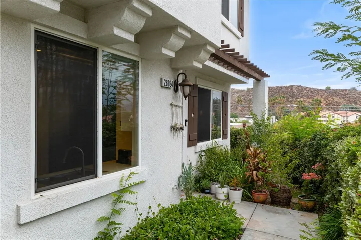 28024 Catherine, Canyon Country, California 91351 — photo 5