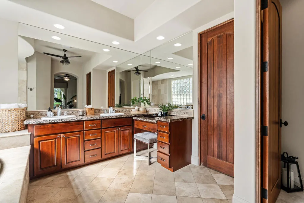 23-56738 Palms Drive-42 23-56738 Palms Drive-42