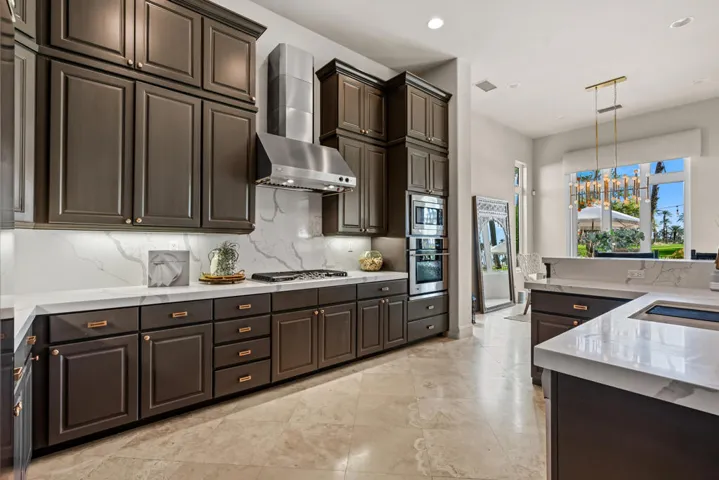 14-56738 Palms Drive-21