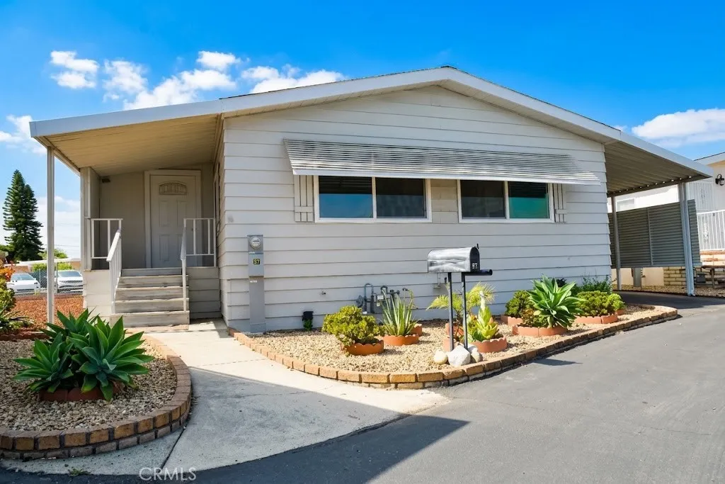 1201 W Valencia Dr #97