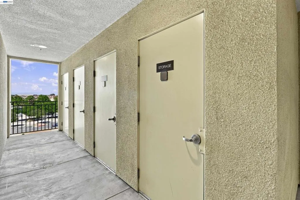 1st-Main Storage Unit 1st-Main Storage Unit