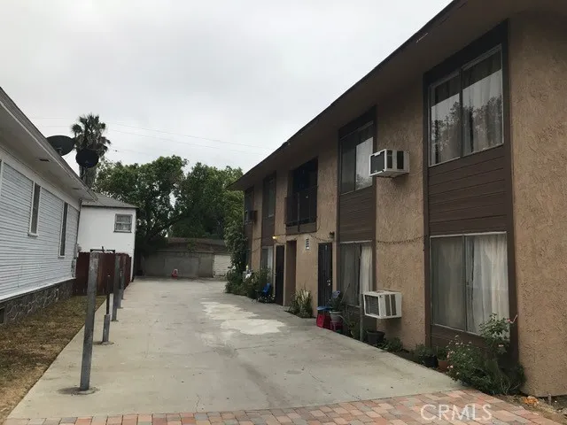 320 E Pearl