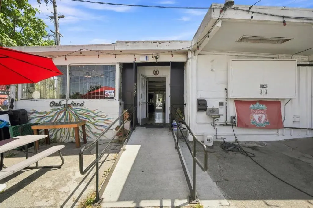 2633 San Pablo Ave